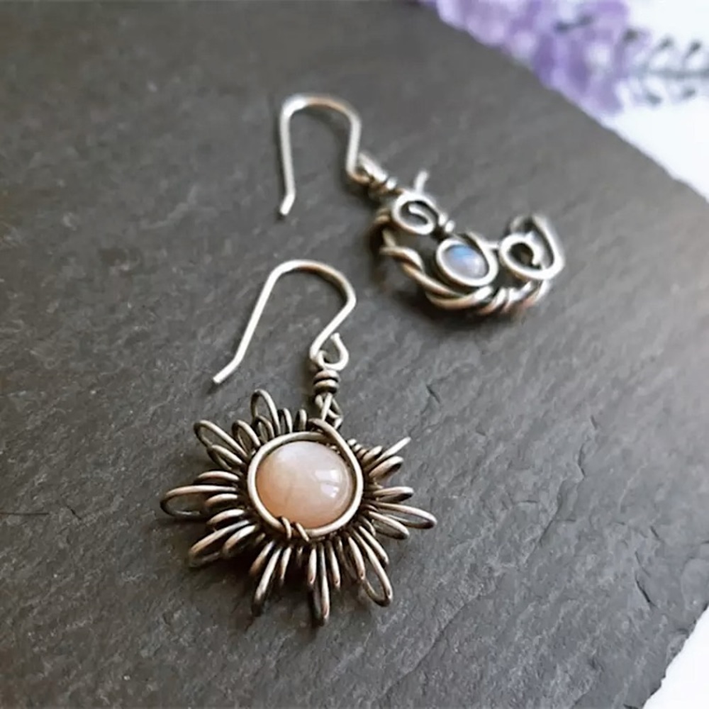 “Bohemian Twist” Vintage SunMoon Wire-Wrap Earring - Picture 4 of 7